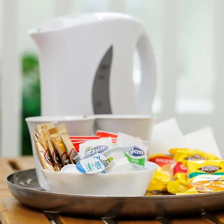 Sandbury Town House Couette-café