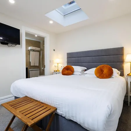 Sandbury Town House Bed & Breakfast *