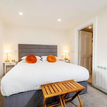Sandbury Town House Bed & Breakfast