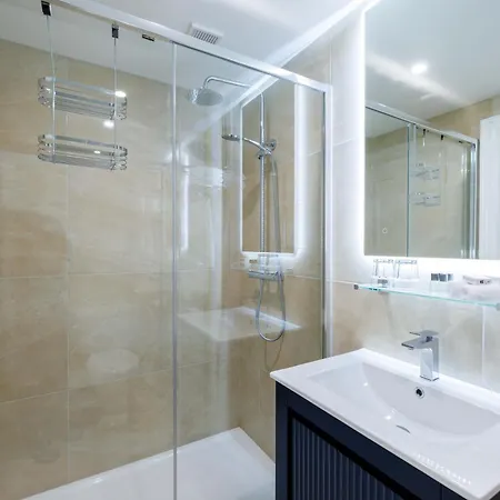 Sandbury Town House
