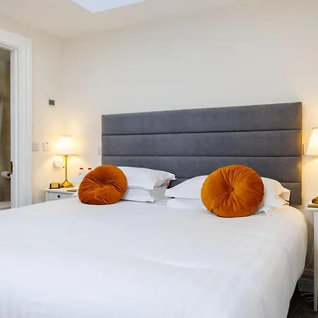 Sandbury Town House Bed & Breakfast