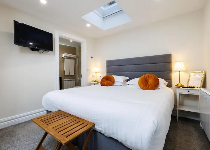 Sandbury Town House Bed & Breakfast 3*