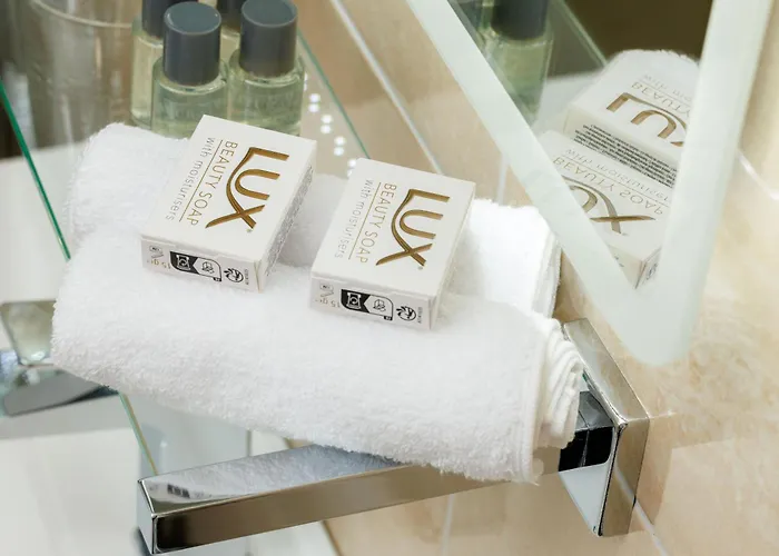 Sandbury Town House 3*