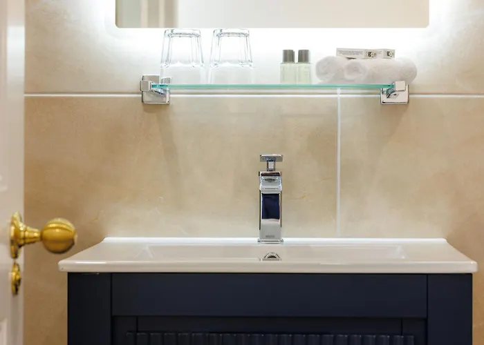 Sandbury Town House Bed & Breakfast