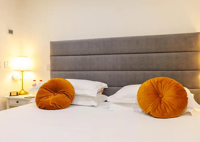 Sandbury Town House Bed & Breakfast 3*