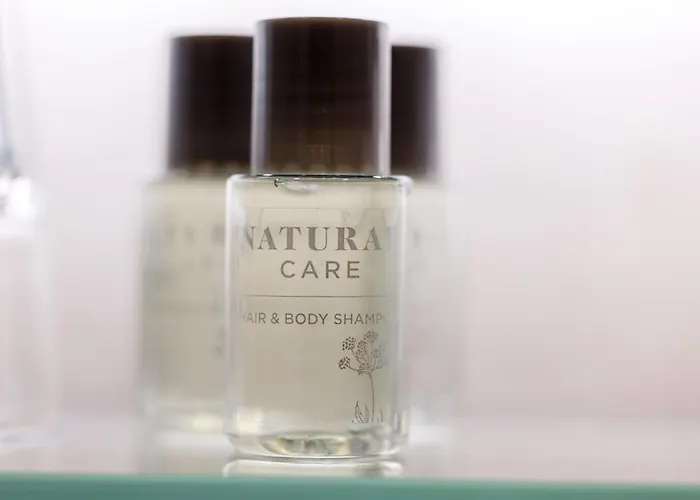 Sandbury Town House 3*